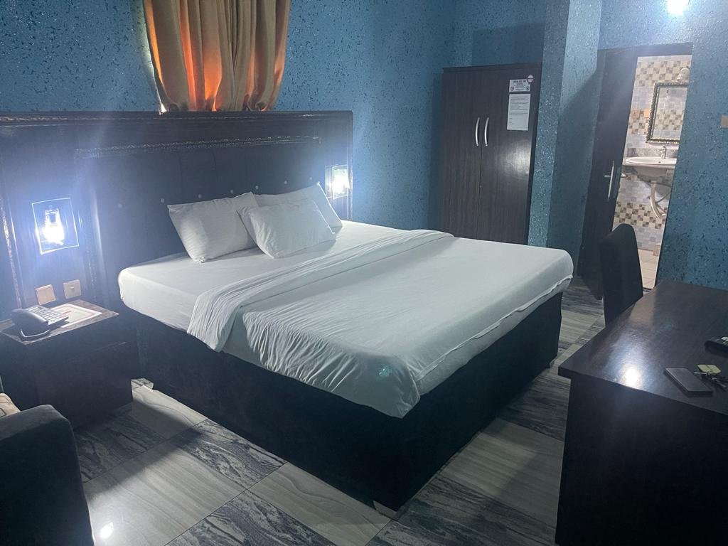 Deluxe King room